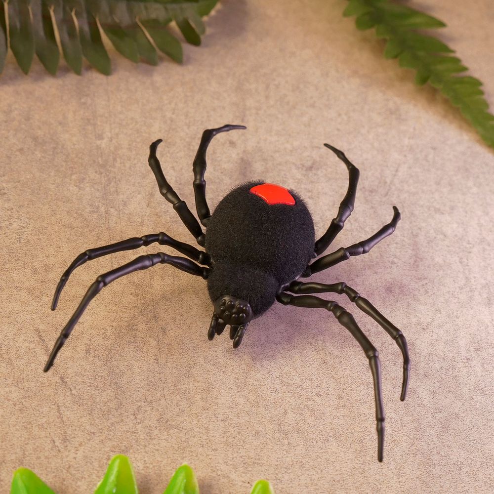 Интерактивная игрушка Pets & Robo Alive - Паук ROBO ALIVE Crawling Spider Battery 7111
